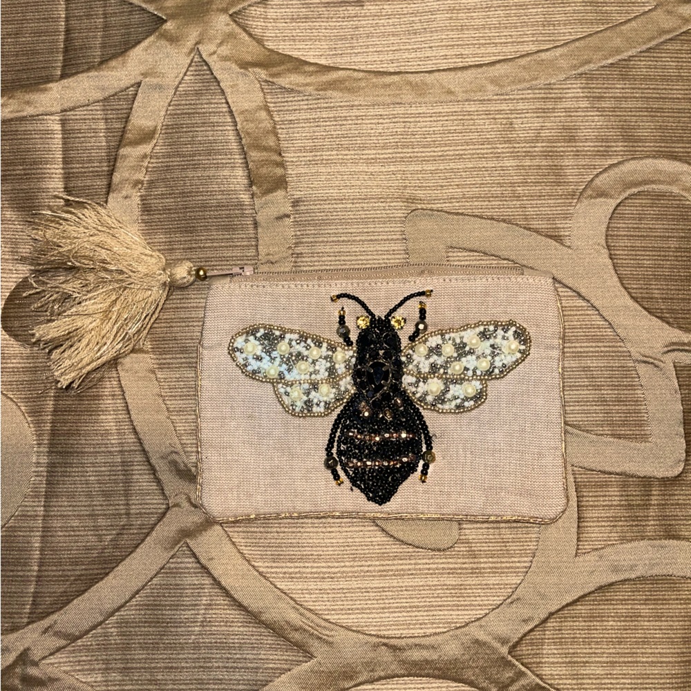 Beaded Bee coin purse